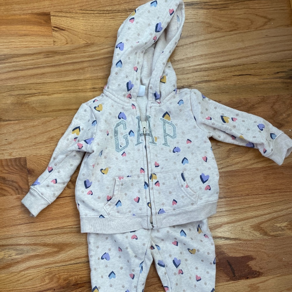 Gap toddler sweatsuit